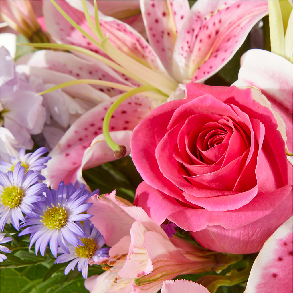 Pressing Petals Bouquet – DIVINE FLORAL & GIFTS, Arlington TX