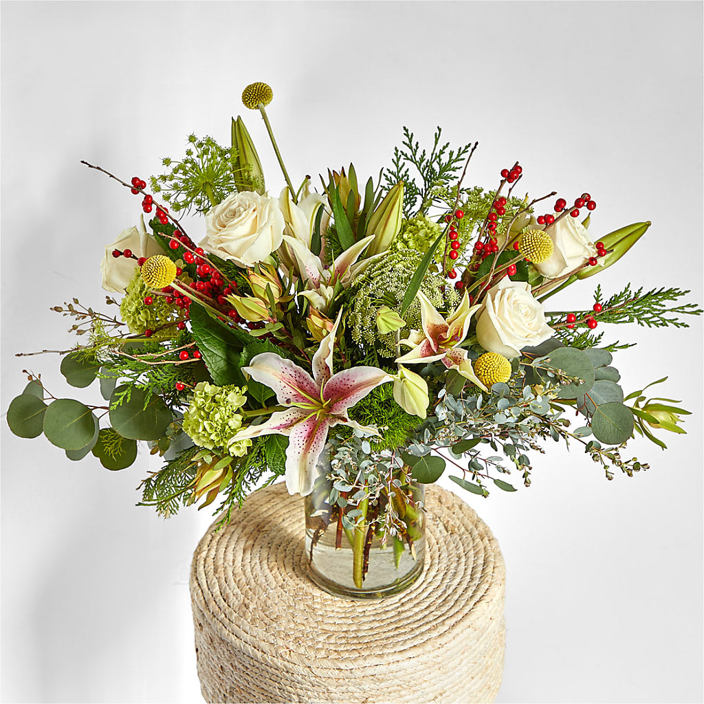 Berry & Bright Bouquet – DIVINE FLORAL & GIFTS, Arlington TX
