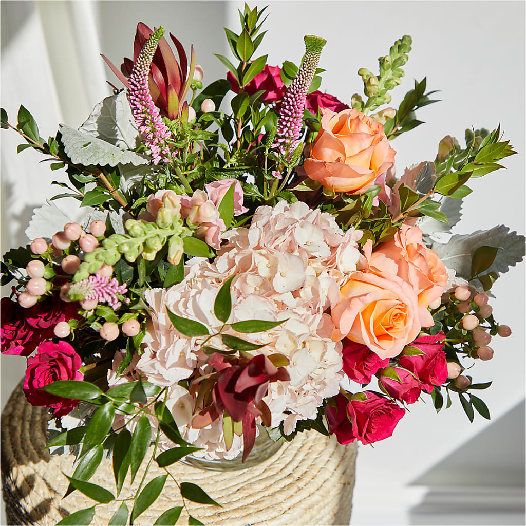 Glitz & Glam Bouquet – DIVINE FLORAL & GIFTS, Arlington TX