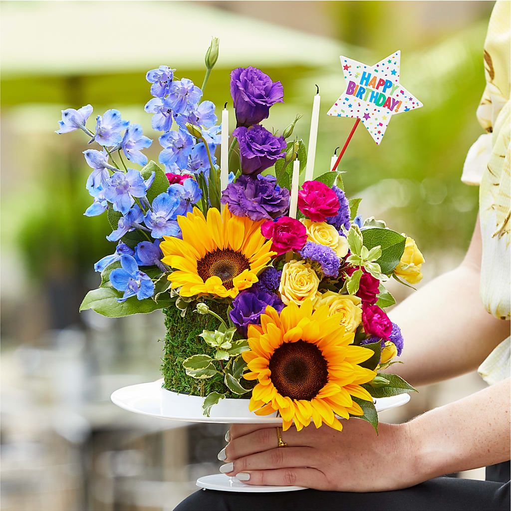 Star of the Day Floral Cake – DIVINE FLORAL & GIFTS, Arlington TX